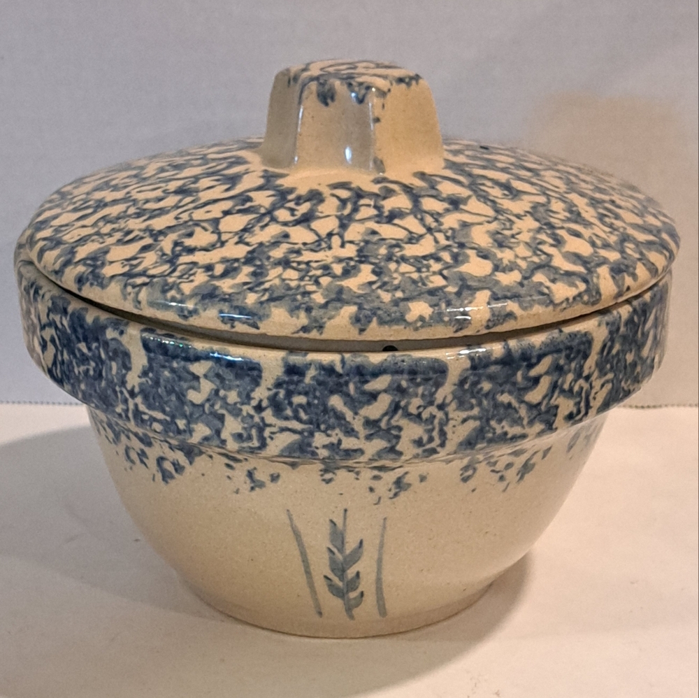 Vintage Stoneware Tureen Pot w/ Lid Blue Spongeware.
